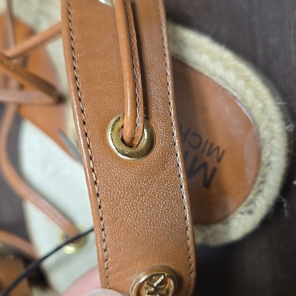 Michael Michael Kors Size 6 Beige and Brown Gladiator Style Flat Sandals - Picture 6 of 7